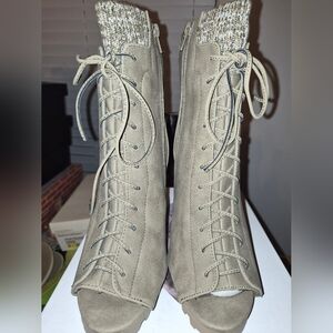 Shoe Dazzle Women's Lace-Up Boots in Taupe